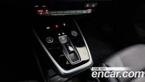 Audi Q4 e-tron 40 Premium 2023 года из Южной Кореи