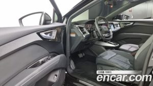 Audi Q4 e-tron 40 Premium 2023 года из Южной Кореи