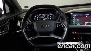 Audi Q4 e-tron 40 Premium 2023 года из Южной Кореи