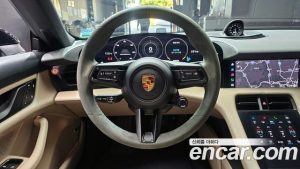 Porsche Taycan Base 2022 года из Южной Кореи
