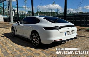 Porsche Panamera 4.0 GTS 2022 года из Южной Кореи