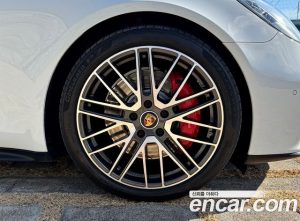 Porsche Panamera 4.0 GTS 2022 года из Южной Кореи
