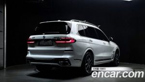 BMW X7 xDrive 40i M Sport 6 2024 года из Южной Кореи