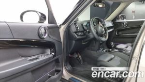 Mini Countryman CLASSIC 2023 года из Южной Кореи