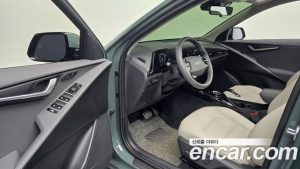 Kia Niro Signature 2025 года из Южной Кореи