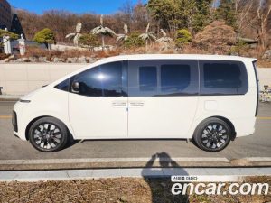 Hyundai Staria 4WD Lounge 9-Seater 2025 года из Южной Кореи