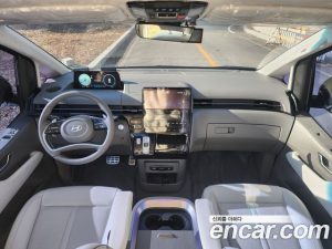 Hyundai Staria 4WD Lounge 9-Seater 2025 года из Южной Кореи
