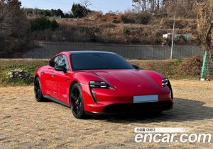 Porsche Taycan Base 2022 года из Южной Кореи