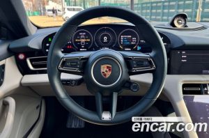 Porsche Taycan Base 2022 года из Южной Кореи