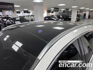 Mercedes-Benz GLA-Class GLA250 4MATIC 2023 года из Южной Кореи