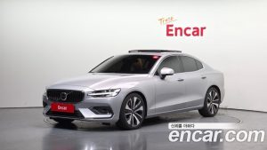Volvo S60 B5 ULTIMATE Bright 2023 года из Южной Кореи