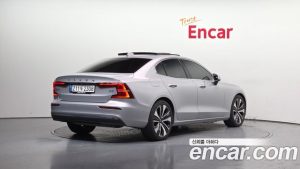 Volvo S60 B5 ULTIMATE Bright 2023 года из Южной Кореи