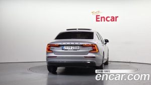 Volvo S60 B5 ULTIMATE Bright 2023 года из Южной Кореи