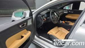 Volvo S60 B5 ULTIMATE Bright 2023 года из Южной Кореи