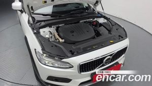 Volvo V90 B5 Plus AWD 2025 года из Южной Кореи