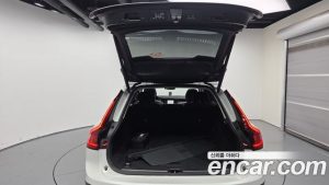 Volvo V90 B5 Plus AWD 2025 года из Южной Кореи