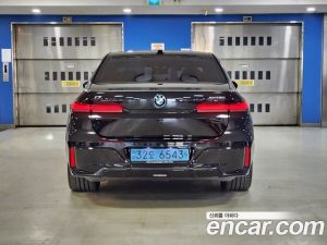 BMW i7 xDrive 60 M Sport 2023 года из Южной Кореи