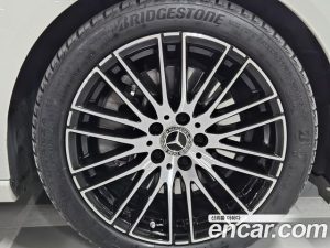 Mercedes-Benz C-Class C300 4MATIC Avantgarde 2024 года из Южной Кореи