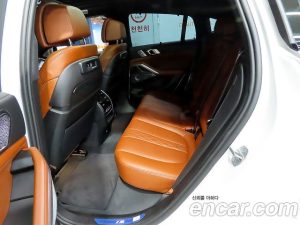 BMW X6 M50i 2023 года из Южной Кореи