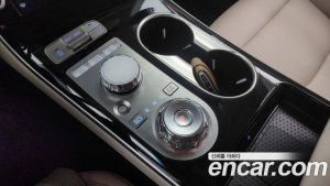 Genesis GV70 2.5T Бензин 2WD 2025 года из Южной Кореи