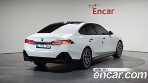 BMW 5-Series 520i M Sport 2024 года из Южной Кореи