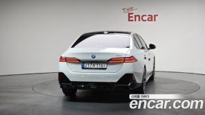 BMW 5-Series 520i M Sport 2024 года из Южной Кореи