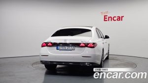 Mercedes-Benz E-Class E300 4MATIC Exclusive 2024 года из Южной Кореи