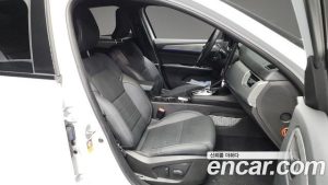 Renault-KoreaSamsung XM3 1.6 E-TECH Inspire 2023 года из Южной Кореи