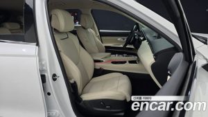 Genesis GV70 2.5T Бензин 2WD 2024 года из Южной Кореи