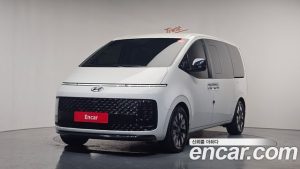 Hyundai Staria L3.5 Lounge 7-Seater 2024 года из Южной Кореи