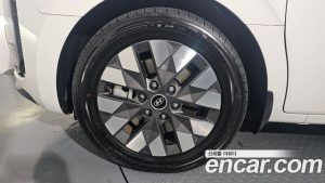 Hyundai Staria L3.5 Lounge 7-Seater 2024 года из Южной Кореи