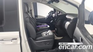 Hyundai Staria L3.5 Lounge 7-Seater 2024 года из Южной Кореи