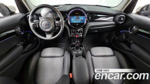 Mini Cooper 5Door CLASSIC 2023 года из Южной Кореи
