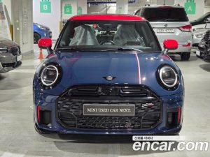 Mini Cooper JCW 2025 года из Южной Кореи