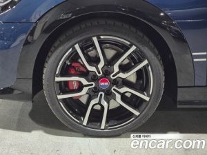 Mini Cooper JCW 2025 года из Южной Кореи