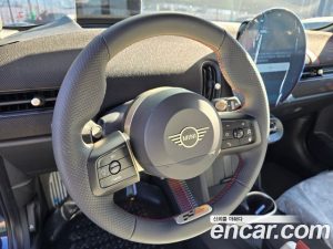 Mini Cooper JCW 2025 года из Южной Кореи
