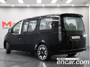 Hyundai Staria 4WD Lounge 7-Seater 2025 года из Южной Кореи