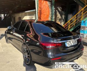 Mercedes-Benz E-Class E350 4MATIC AMG Line 2023 года из Южной Кореи