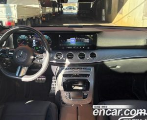 Mercedes-Benz E-Class E350 4MATIC AMG Line 2023 года из Южной Кореи