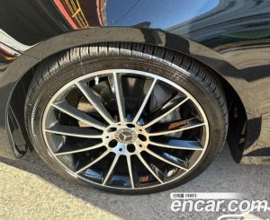 Mercedes-Benz E-Class E350 4MATIC AMG Line 2023 года из Южной Кореи