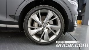 Genesis GV70 2.5T Бензин AWD 2024 года из Южной Кореи