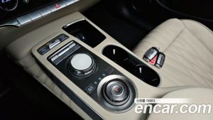 Genesis GV70 2.5T Бензин AWD 2024 года из Южной Кореи