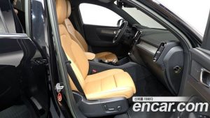 Volvo XC40 B4 Inscription 2022 года из Южной Кореи