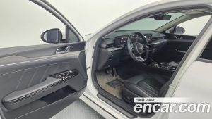 Kia K5 Signature 2024 года из Южной Кореи