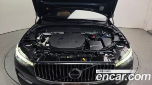 Volvo XC60 B5 Ultra Bright 2025 года из Южной Кореи