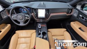 Volvo XC60 B5 Ultra Bright 2025 года из Южной Кореи