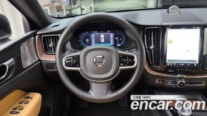 Volvo XC60 B5 Ultra Bright 2025 года из Южной Кореи