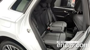 Audi Q5 45 TFSI 4WD Premium 2023 года из Южной Кореи