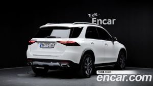 Mercedes-Benz GLE-Class GLE300d 4MATIC 2025 года из Южной Кореи