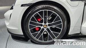 Porsche Taycan 4S 2023 года из Южной Кореи